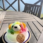 新メニューのカラフルな「虹くまかき氷」。交流サイト（ＳＮＳ）でも映えそうだ＝ユニトピアささやま