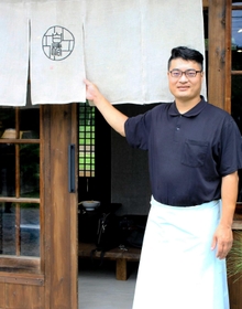 農業とうどん店の運営の二足のわらじを履く仲島麻央さん＝丹波篠山市大山宮