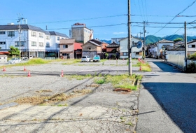 丹波篠山市の大規模火災から１年。焼け跡は今も更地のままだ＝丹波篠山市山内町