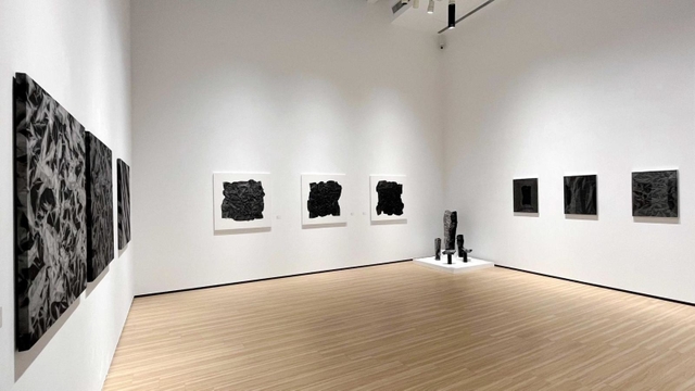 台湾の個展会場＝ホワイトストーン・ギャラリー・タイペイ（藤原さん提供）