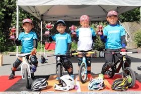 全日本選手権でそれぞれ入賞した（左から）片桐司道君、明瀬鳳良ちゃん、松岡大峯ちゃん、片桐大誠君＝丹波篠山市大山下、川代体育館