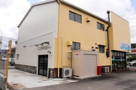 コインランドリーと同じ建物内にあるハートビーツコーヒー＝丹波市柏原町柏原