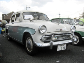 クラシックカーが一堂に集まる会場の様子（２０１９年、中兵庫クラシックカークラブ提供）