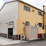 コインランドリーと同じ建物内にあるハートビーツコーヒー＝丹波市柏原町柏原