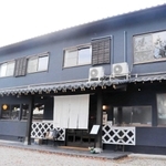 元旅館だった建物を改修した店舗＝丹波篠山市今田町下立杭