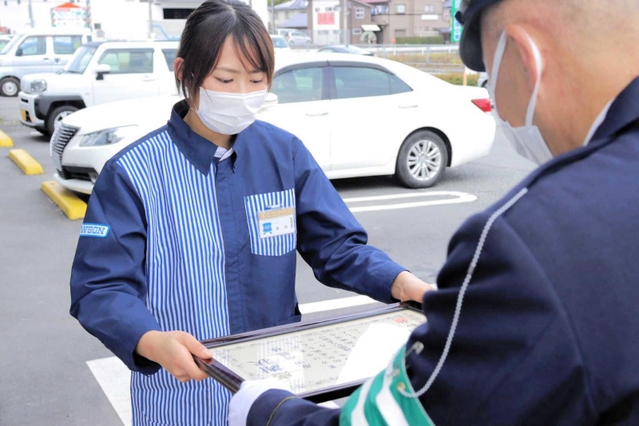 詐欺を防いだとして感謝状が贈られた原田明穂さん＝丹波篠山市野中