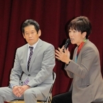 特別授業で児童らに夢を持つ大切さなどを語りかける野口みずきさん（右）と広瀬永和さん＝小川小学校