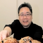 黒豆の重量はハンバーグ全体の１割。肉の食感を損なわない絶妙のバランスという＝丹波市柏原町母坪