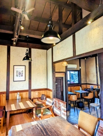 「エスケールカフェ」の店内＝丹波篠山市今田町下立杭