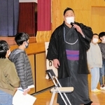 児童の質問に答える千代栄関＝丹波市春日町多利、春日部小学校