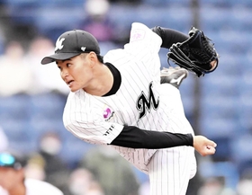 ヤクルトとのオープン戦に登板し、９回１イニングを無失点に抑えたロッテ・中森俊介投手＝ＺＯＺＯマリンスタジアム