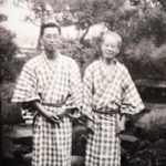 牧野（右）と樋口さんの父・繁一さん（樋口清一さん提供）