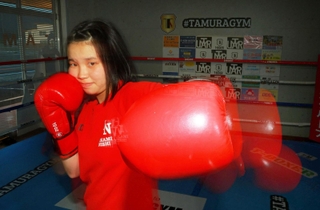 ボクシングで県総体優勝を果たした氷上西高校の田村優奈さん＝丹波市氷上町常楽