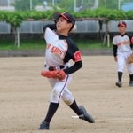 力投するベースボールキッズ丹波の藤本恵澄投手＝丹波市春日町下三井庄、春日総合運動公園