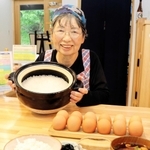店主の谷掛美津子さん＝丹波篠山市本郷、「たまごかけごはん　こいずみ」