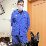 行方不明者を発見したヴィクトール号とペアの広瀬雅巡査部長＝丹波篠山市郡家、篠山署