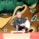 独演会で話芸を披露する桂文珍さん＝田園交響ホール
