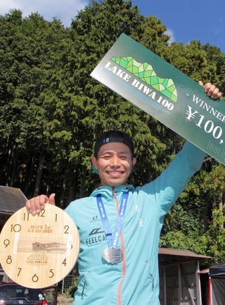 滋賀県などであった大会で優勝したプロトレイルランナーの中谷亮太さん＝丹波市青垣町東芦田