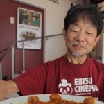 名作アニメ映画を意識したパスタと、考案した近兼拓史さん＝ヱビスシネマ。