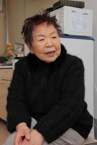 能登半島地震の経験を振り返る善本凉子さん＝丹波市内