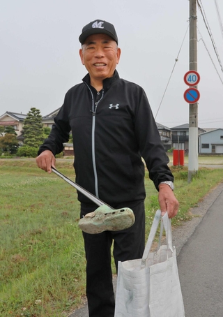 地域貢献のごみ拾いを１０年間ほぼ毎日続ける遠山満さん＝丹波篠山市黒岡