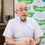 がん手術のため、入院することを公表した酒井隆明市長＝丹波篠山市役所