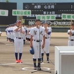 選手宣誓する聖光学院の水野心主将＝つかさグループいちじま球場