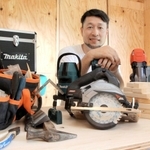 「吉田塾」を開いた吉田健さん。無数にある工具の使い方を伝授する＝丹波市氷上町北油良