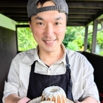 丹波篠山産の黒豆を使った新作スイーツ「黒豆クグロフ」＝丹波篠山市住山