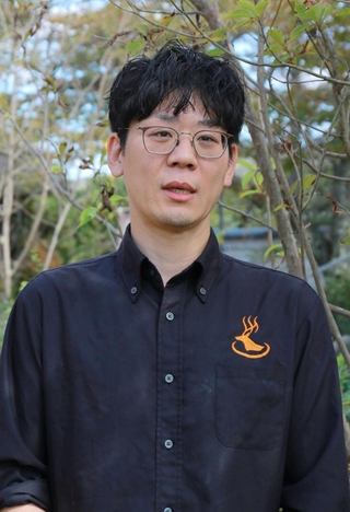 市北部でグランピング施設などを運営する水口義人さん＝丹波篠山市遠方