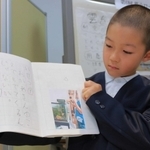 さまざまな試行を重ね飼っているコイの不思議に迫った北村実さん＝丹波篠山市二階町