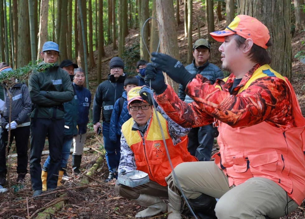 狩猟取り入れた暮らし体験 農業被害やわな猟など学ぶ 県内外から31人