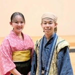 助太郎役の川口蹴斗さん（右）と妻おしの役の上川琴音さん＝田園交響ホール