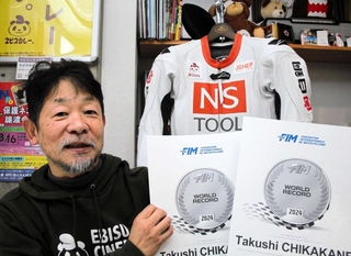 過去のレース経験を振り返る近兼拓史さん＝丹波市氷上町成松