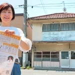 タクシーの事務所などに使われた建物をレンタルスペースに改装しようと取り組む畑美和子さん＝丹波市山南町池谷