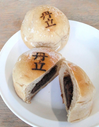 もっちりした食感が特徴の丹立（たんりつ）パン