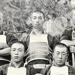 海軍兵学校時代の瀧治郎（後列中央）＝大西孝政さん所蔵