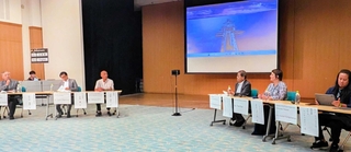 ユネスコ創造都市の国際会議に参加したタイや韓国、オーストラリアの関係者ら＝丹波篠山市民センター