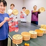 「全日本桶ット卓球選手権大会」をＰＲするチーム「道」のメンバー＝丹波市柏原町柏原