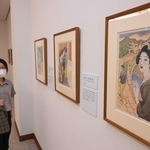 竹久夢二の美人画が並ぶ会場＝植野記念美術館