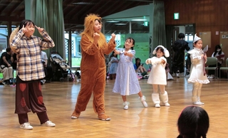 本番に向けて稽古に熱を入れる子どもたち＝丹波市柏原町柏原