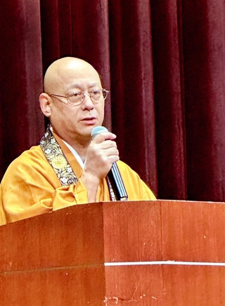 講演会で自らの修行について語る宮本祖豊さん＝丹波篠山市網掛