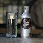 西山酒造場が開発したハイボール缶「ブラボー」の商品イメージ（同社提供）