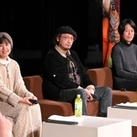 昨年１２月の「オーガニックフェア」のトークショーに登壇し、有機給食の取り組みを紹介した都倉愛子さん（右端）や藤本理恵さん（右から３人目）ら＝丹波市柏原町柏原