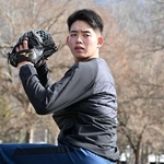 地元・丹波市で自主トレーニングに励む阪神タイガースの早瀬朔選手＝丹波年輪の里（丹波市提供）