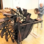 揚水機の踏車や漁具のもんどりなどが展示されている会場＝丹波市氷上町石生