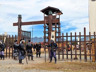 篠山城跡に組まれた映画セット＝丹波篠山市北新町