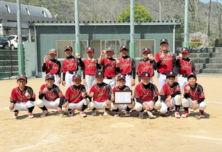 優勝した篠山少年野球団＝今田グラウンド（提供）