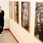 独自の撮影手法が際立つ土門拳の作品が並ぶ会場＝丹波市立植野記念美術館