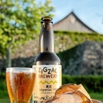 黒豆を使ったクラフトビールと、山の芋チップス